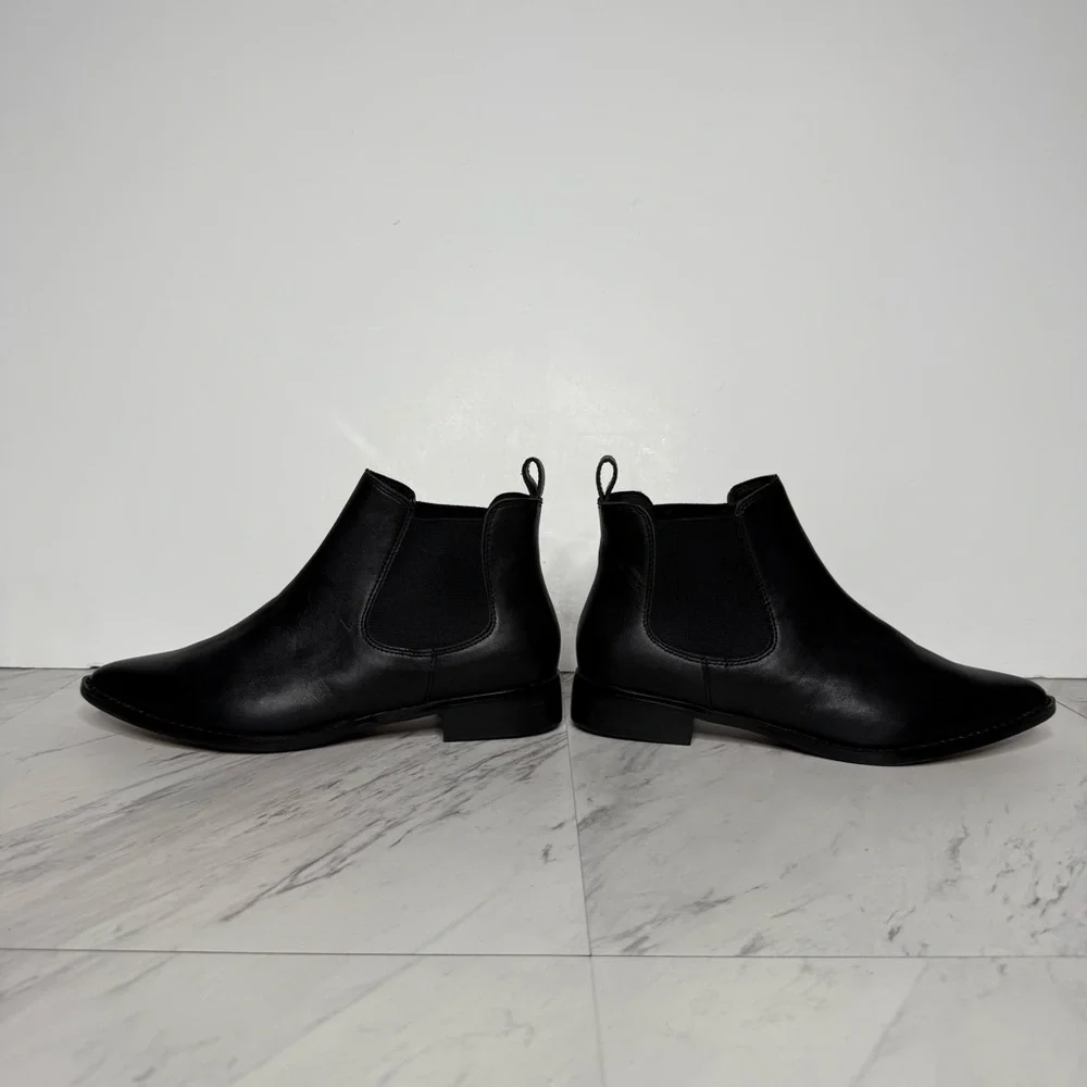 Linea Paolo Black Chelsea Bootie 6M
